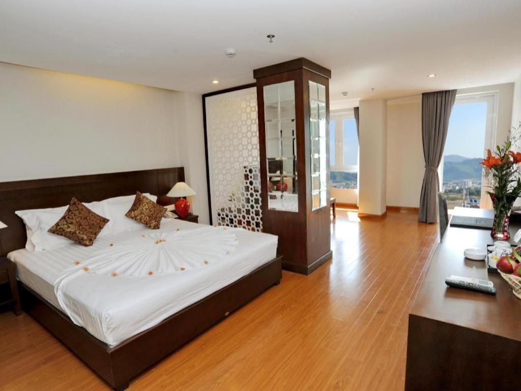 Hanoi Golden Hotel На Транг Екстериор снимка